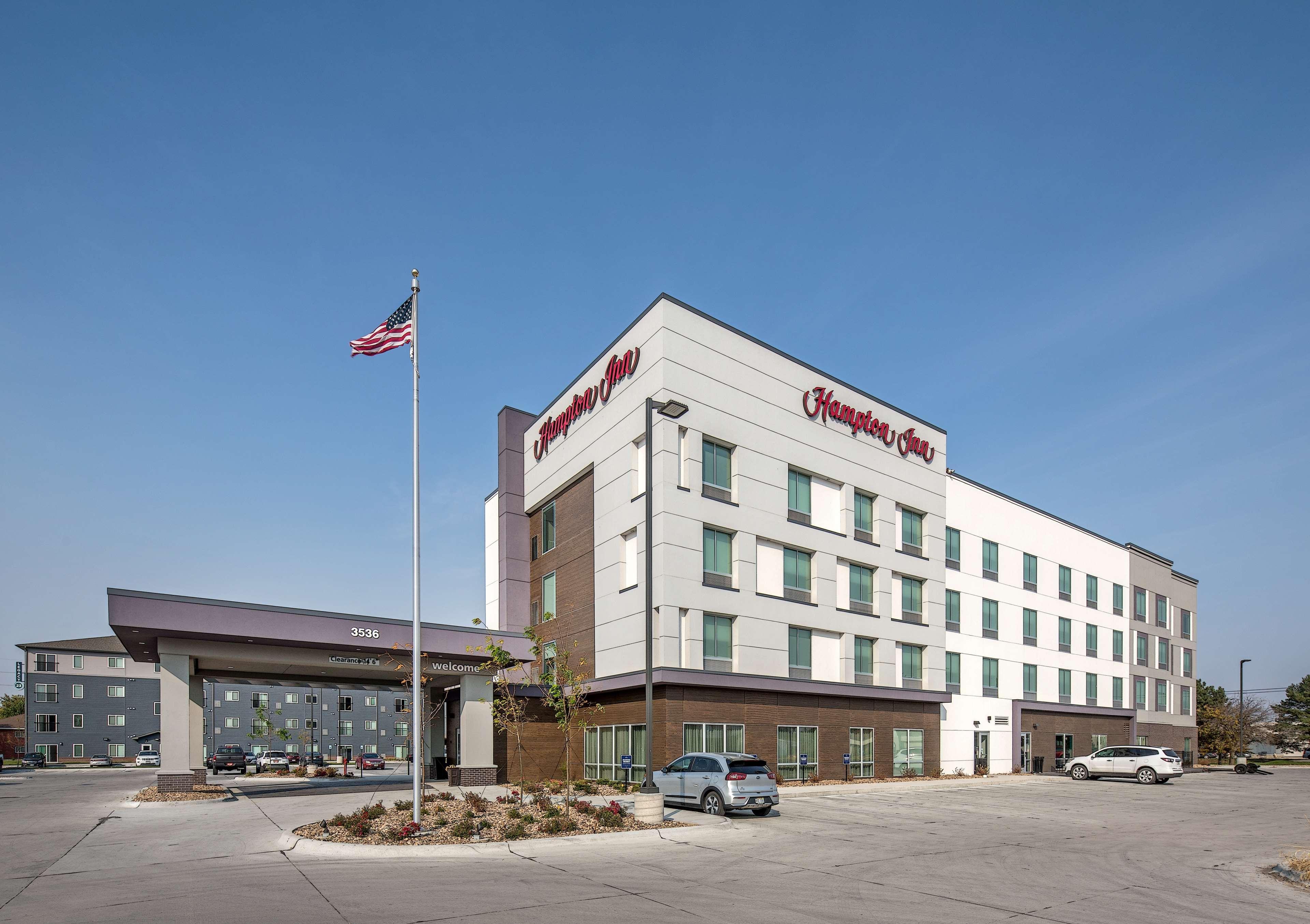 Hampton Inn Колумбус Экстерьер фото