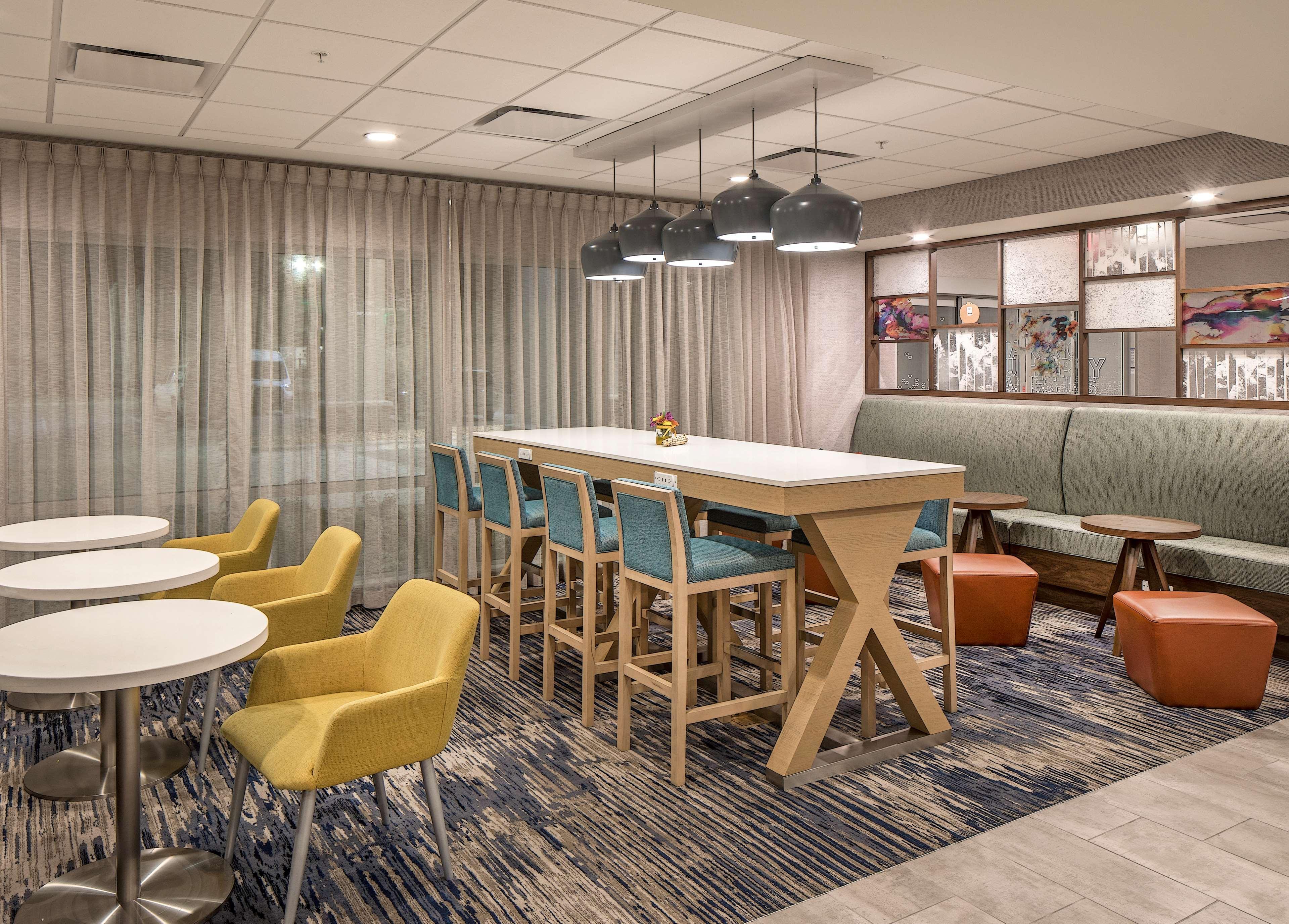 Hampton Inn Колумбус Экстерьер фото